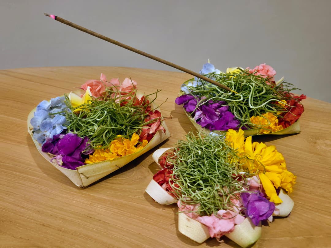 Balinese Offerings Demystified: Meaning, Rituals, and Daily Symbolism.