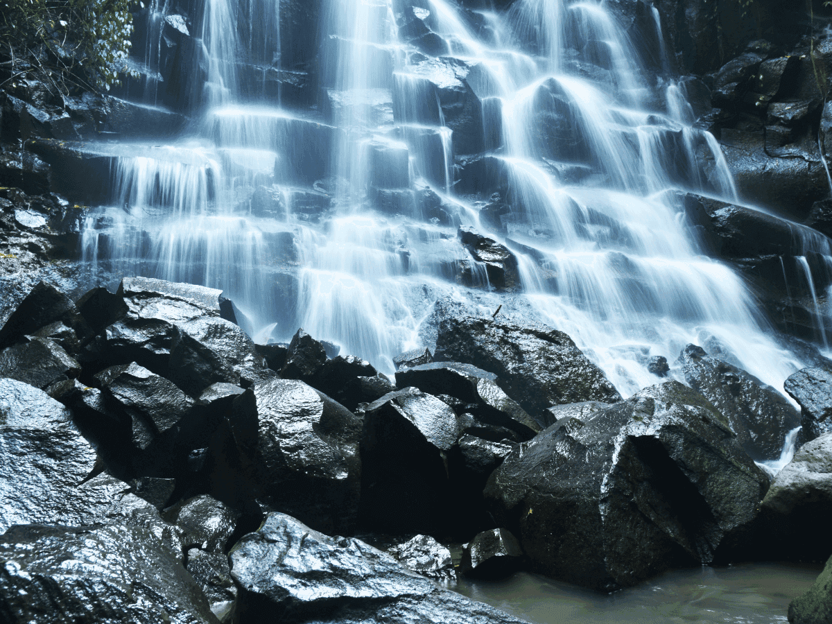 Kanto Lampo Waterfall