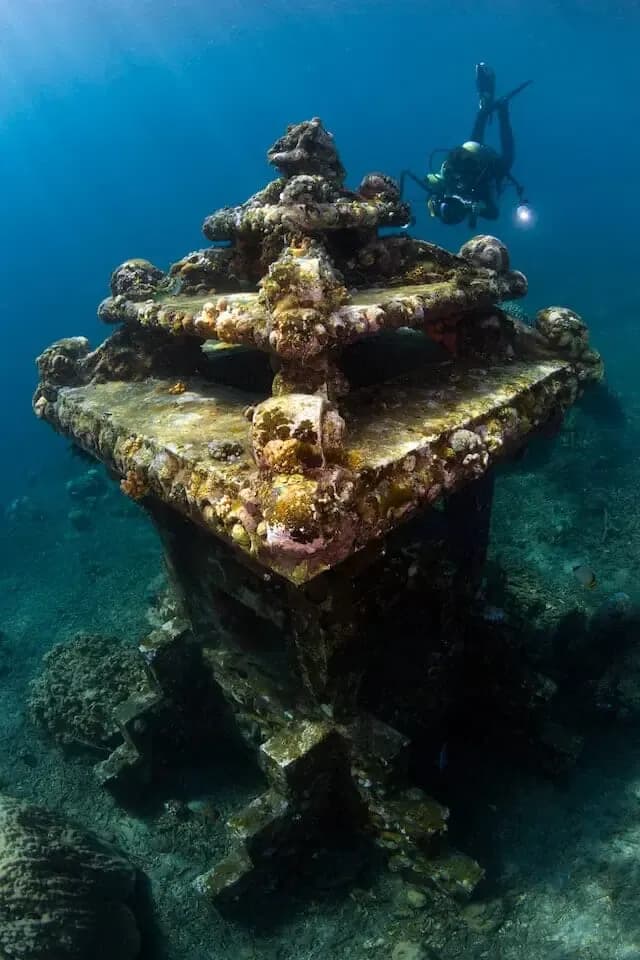 Underwater temple in Jemeluk beach (Amed)