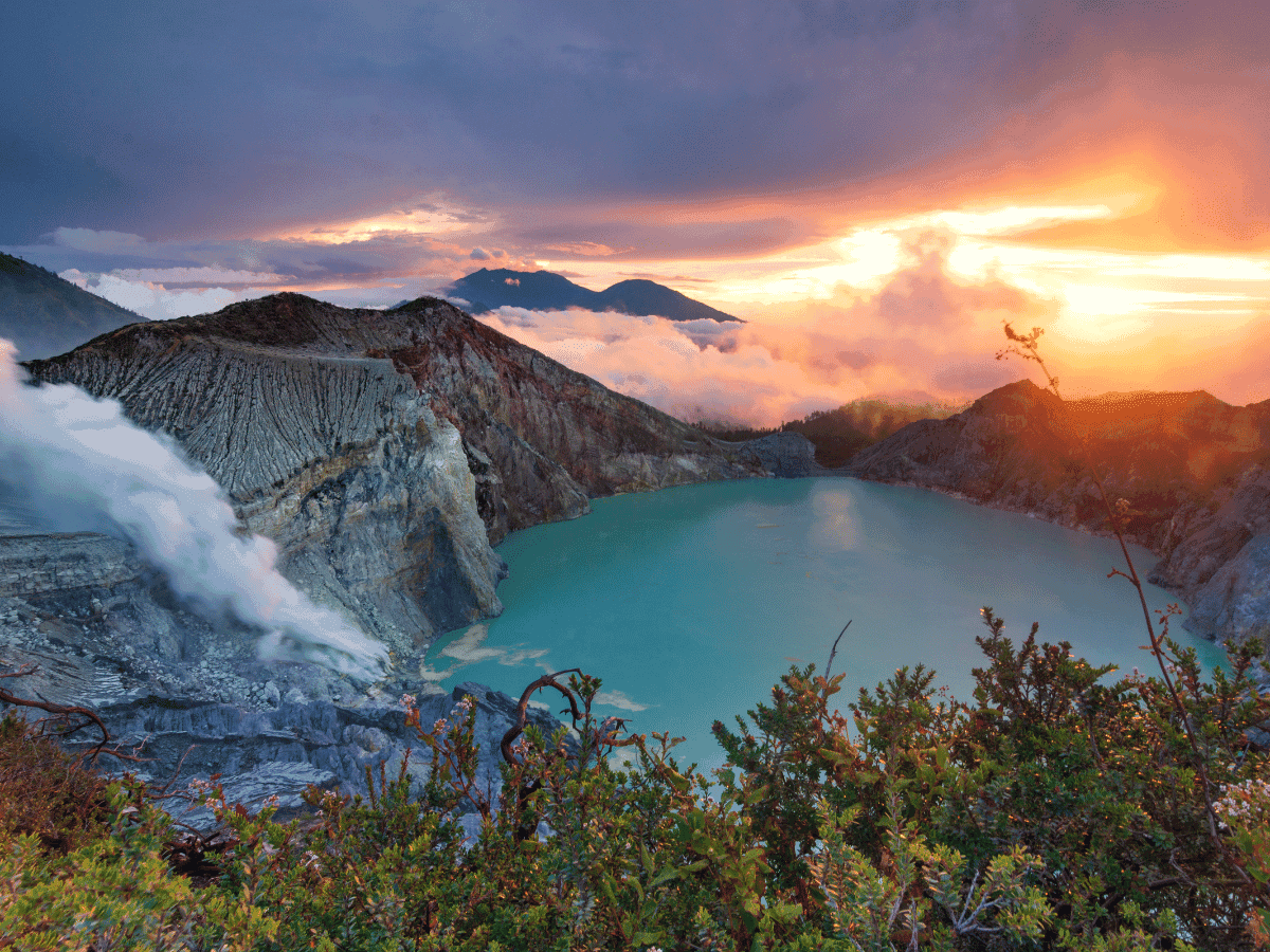 Mount Ijen from Bali: The Complete Guide (Blue Fire, Trek Tips & Getting There)